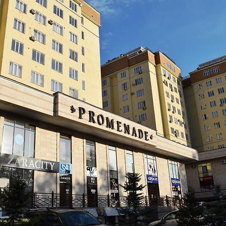 Yellow Apartment In The Center Of Бішкек Екстер'єр фото