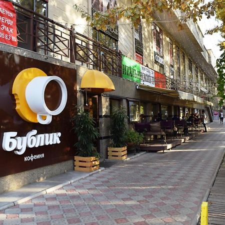 Yellow Apartment In The Center Of Бішкек Екстер'єр фото