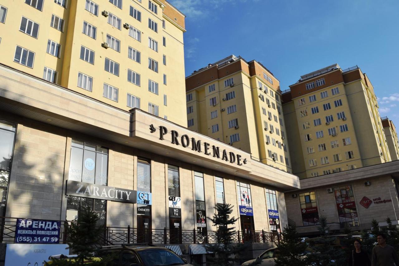 Yellow Apartment In The Center Of Бішкек Екстер'єр фото