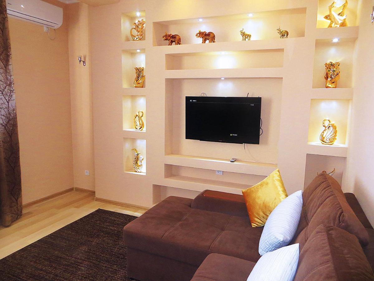 Yellow Apartment In The Center Of Бішкек Екстер'єр фото
