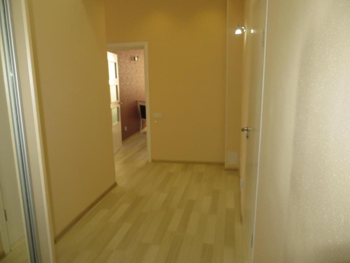 Yellow Apartment In The Center Of Бішкек Екстер'єр фото